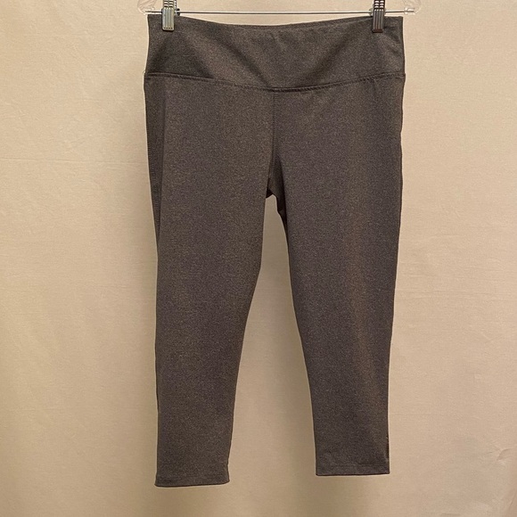 REEBOK Workout Tights Pants Crop / Capris Gray - Picture 2 of 5